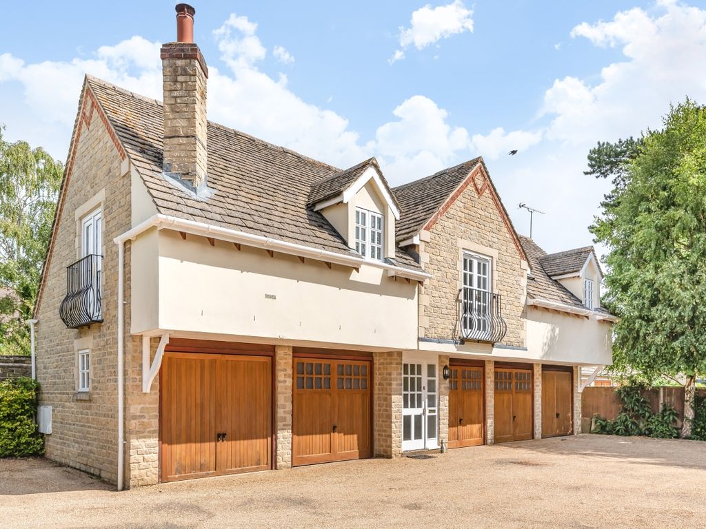 2 bed detached house to rent in Oakfield Place, Witney OX28 Zoopla