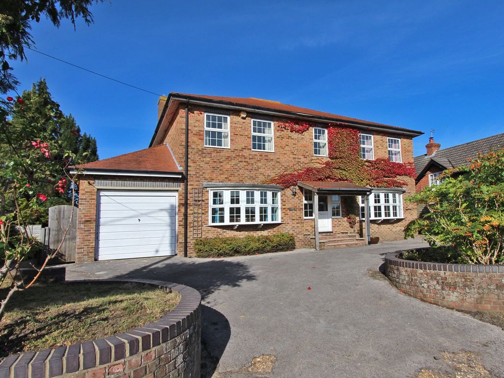 4 bed detached house for sale in Middle Road, Sway, Lymington