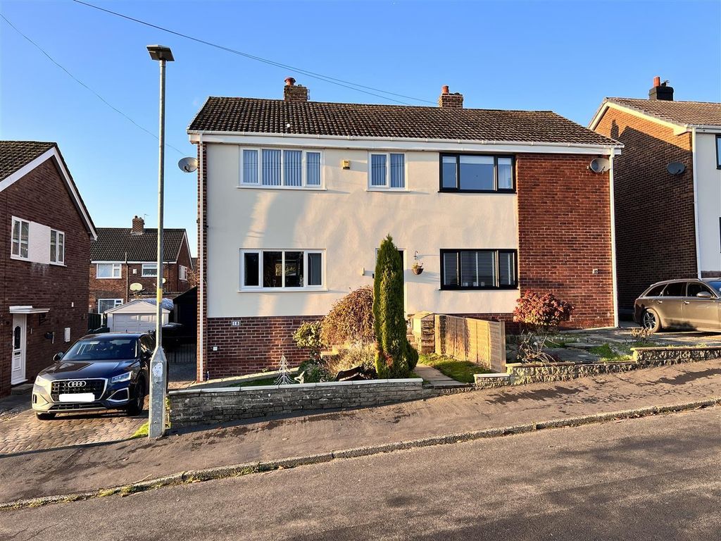3 bed semidetached house for sale in Moorfield Avenue, Stalybridge SK15 Zoopla
