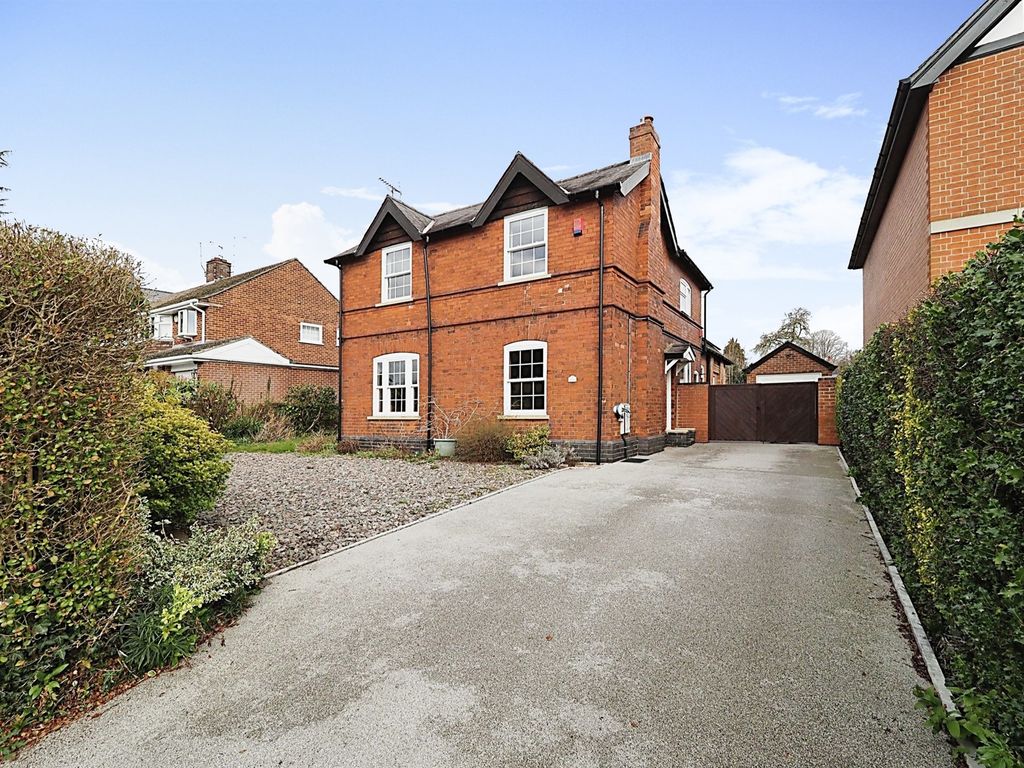 4 bed detached house for sale in Sinfin Moor Lane, Chellaston, Derby