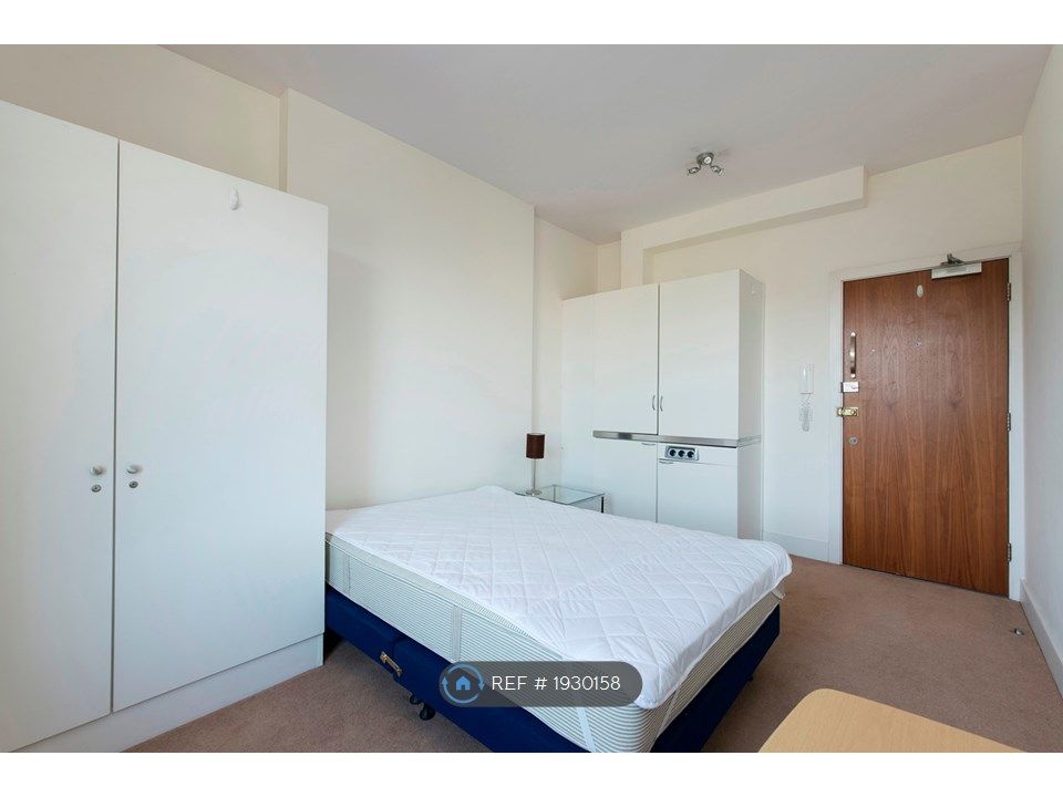 Room to rent in London, London SW5, £1,100 pcm Zoopla