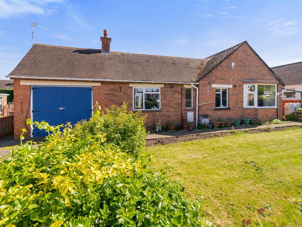 3 bed bungalow for sale in Greenfields Road, Malvern WR14, £375,000
