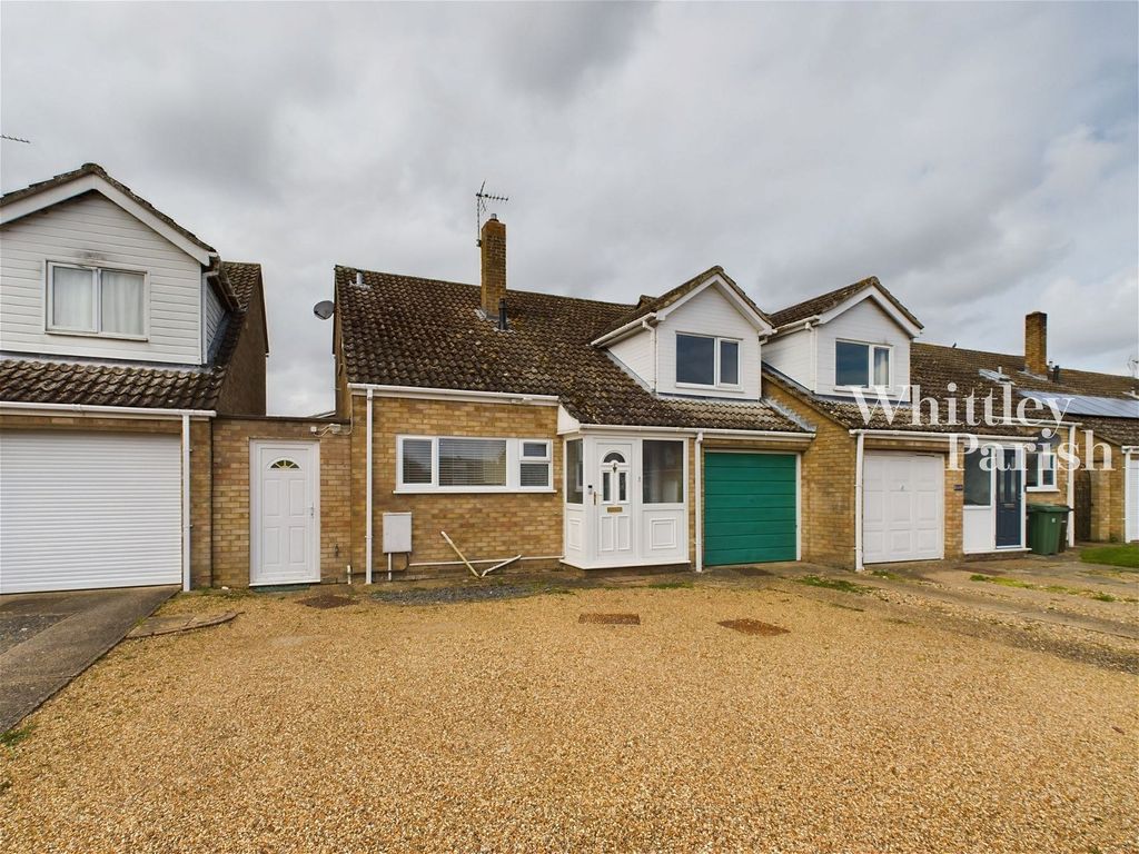 4 bed detached house for sale in Tudor Avenue, Roydon, Diss IP22, £335,000 Zoopla