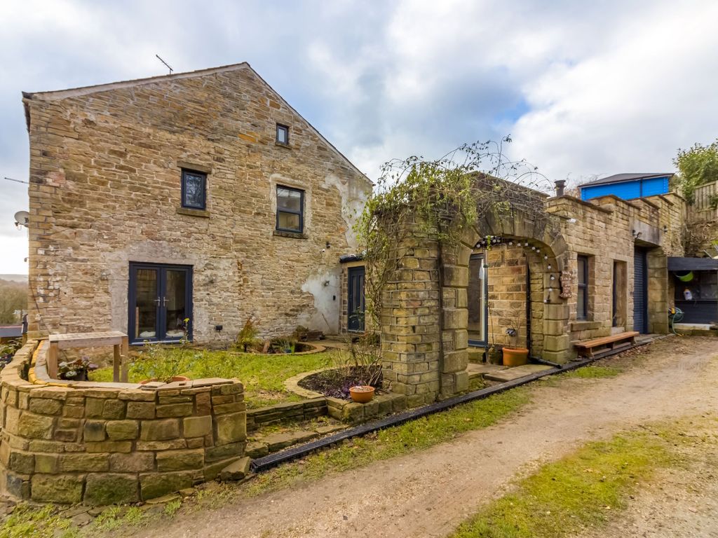 4 bed end terrace house for sale in Huddersfield Road, Thongsbridge, Holmfirth HD9 Zoopla