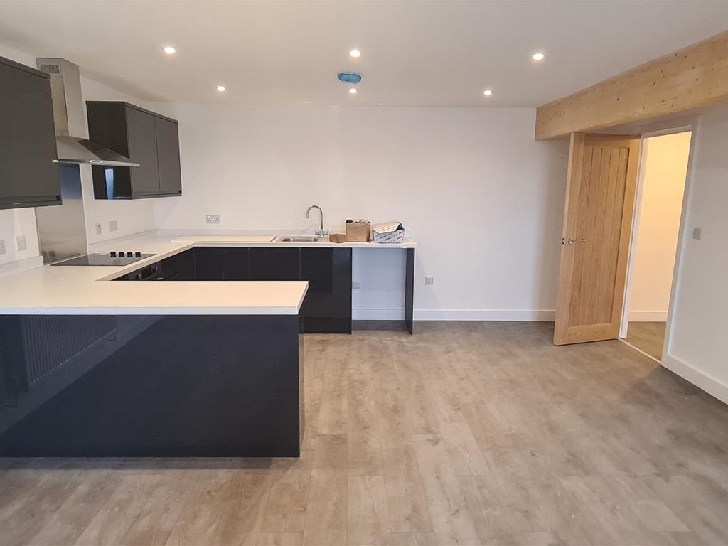 1 bed flat to rent in West Street, Fareham PO16, £895 pcm Zoopla