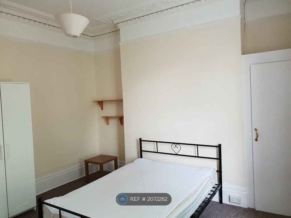 Studio to rent in Redland, Bristol BS6, £925 pcm Zoopla