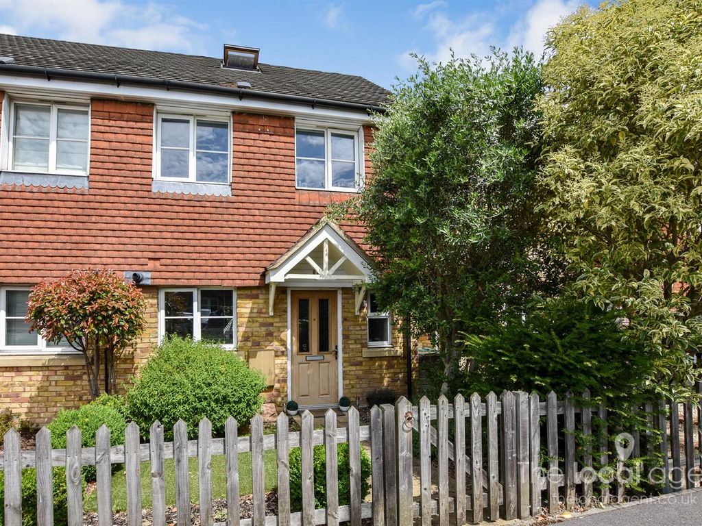 3 bed town house to rent in Windmill Lane, Epsom KT17, £2,825 pcm Zoopla