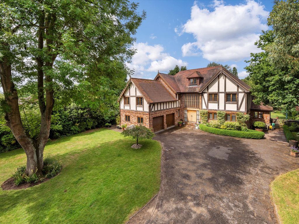 6 bed detached house for sale in Swan Lane, Edenbridge, Kent TN8 Zoopla