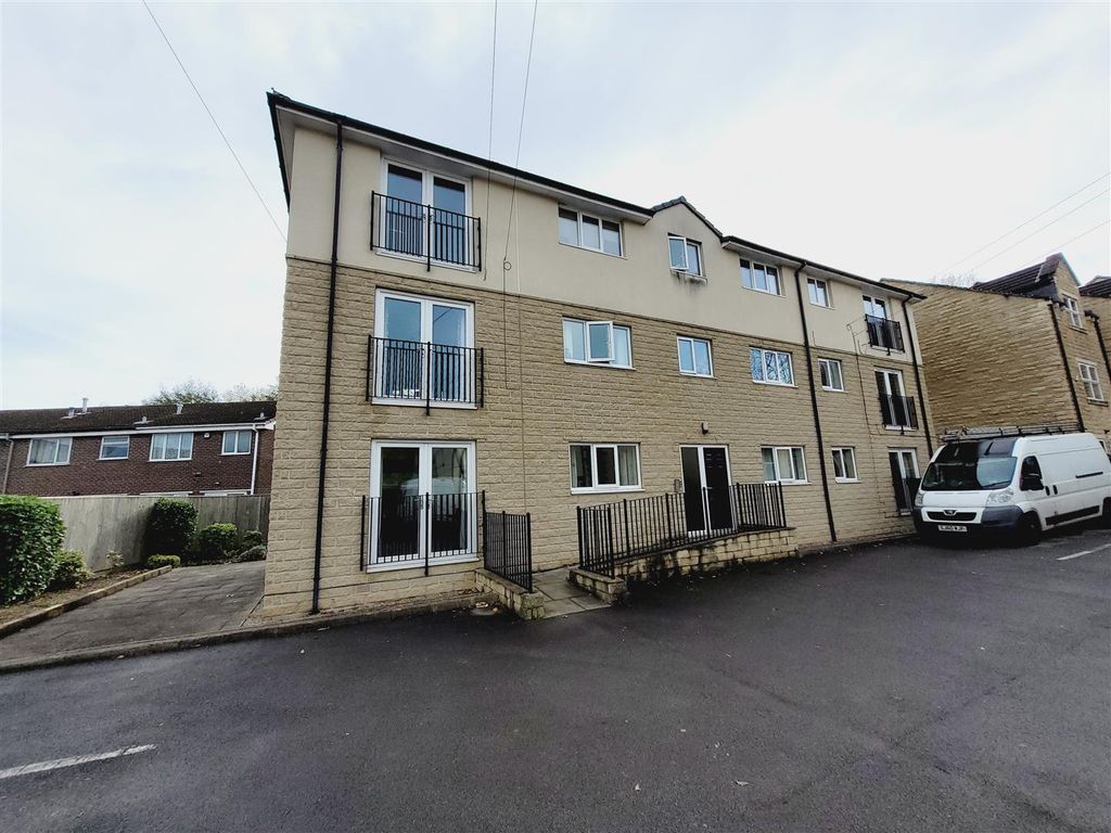 1 bed flat to rent in Briggate, Huddersfield HD5, £580 pcm Zoopla