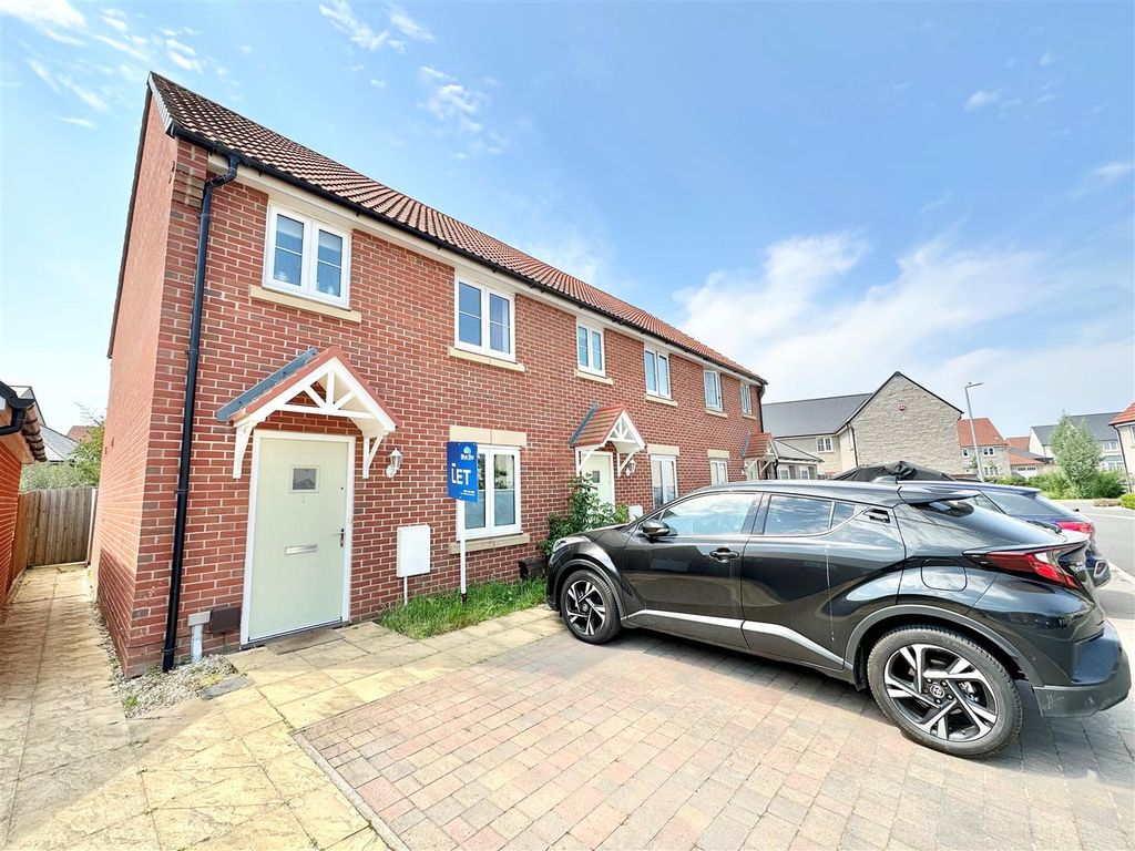 3 bed end terrace house to rent in Wallflower Close, Emersons Green