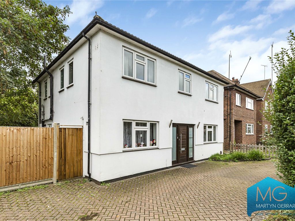 4 bed detached house for sale in Abercorn Road, Mill Hill NW7, £995,000