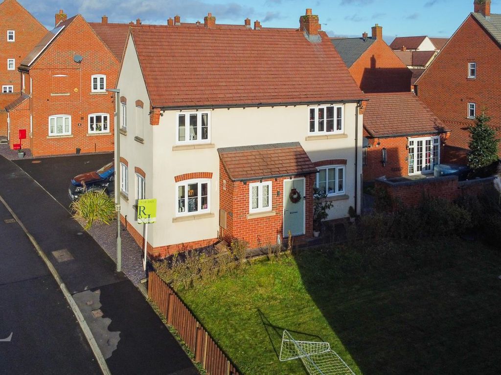 3 bed detached house for sale in Hope Way, Church Gresley, Swadlincote