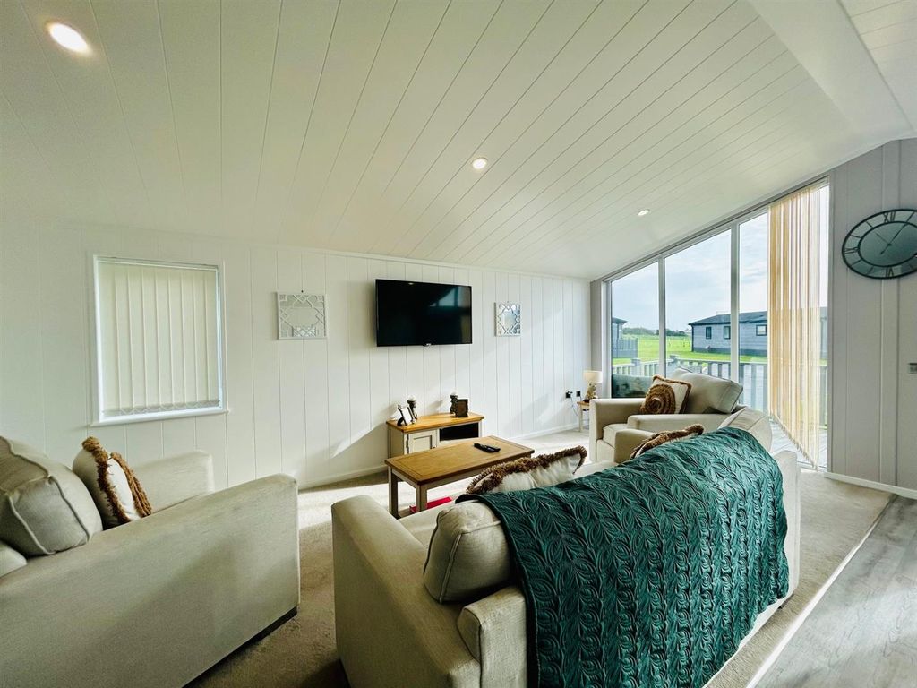 2 bed property for sale in Cherry Blossom, Fitling Lane, Burton Pidsea