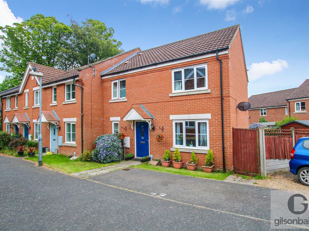 4 bed end terrace house for sale in Lobelia Lane, Cringleford, Norwich