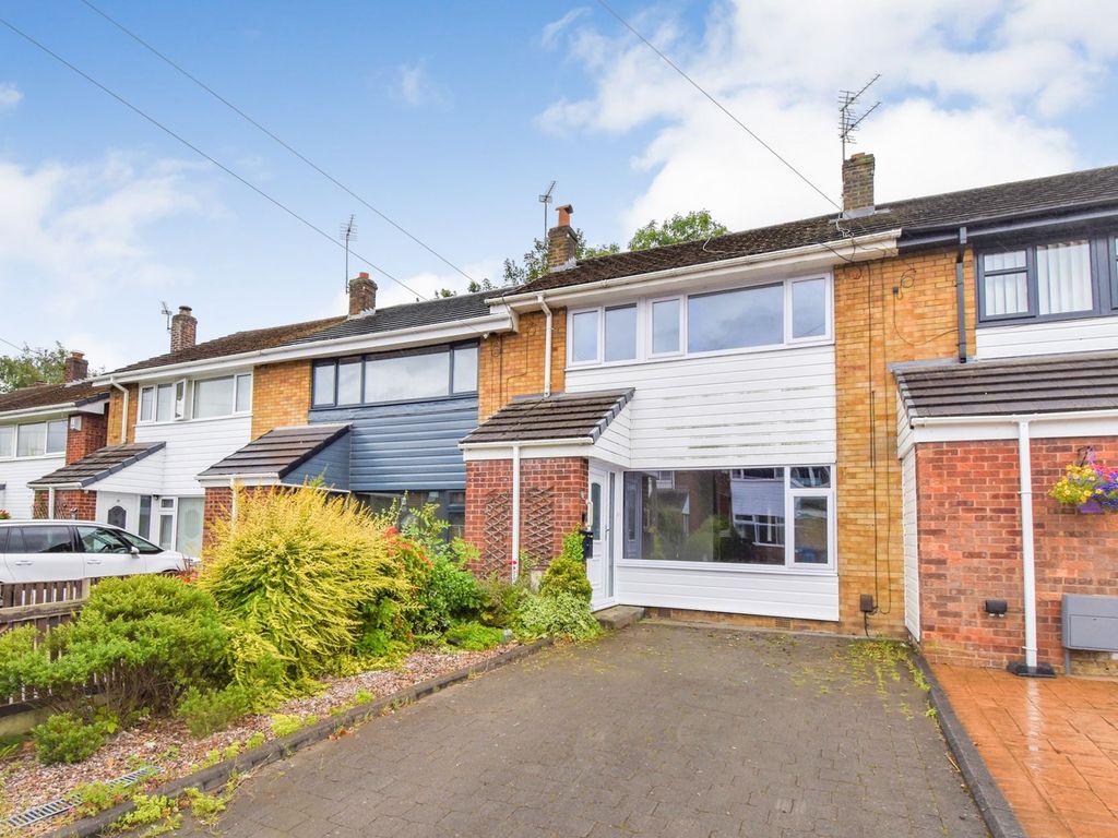 3 bed terraced house to rent in Caldwell Avenue, Tyldesley M29, £950