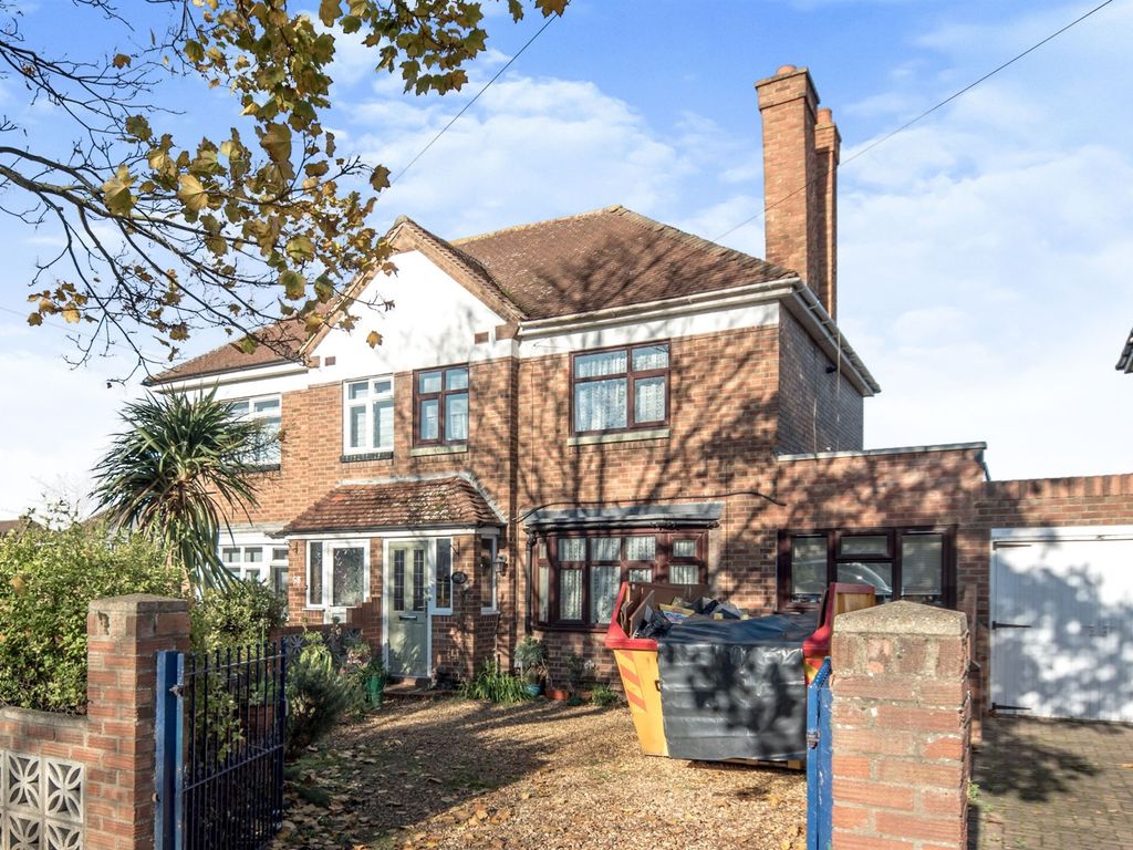 4 bed semidetached house for sale in Mile Road, Elstow, Bedford MK42