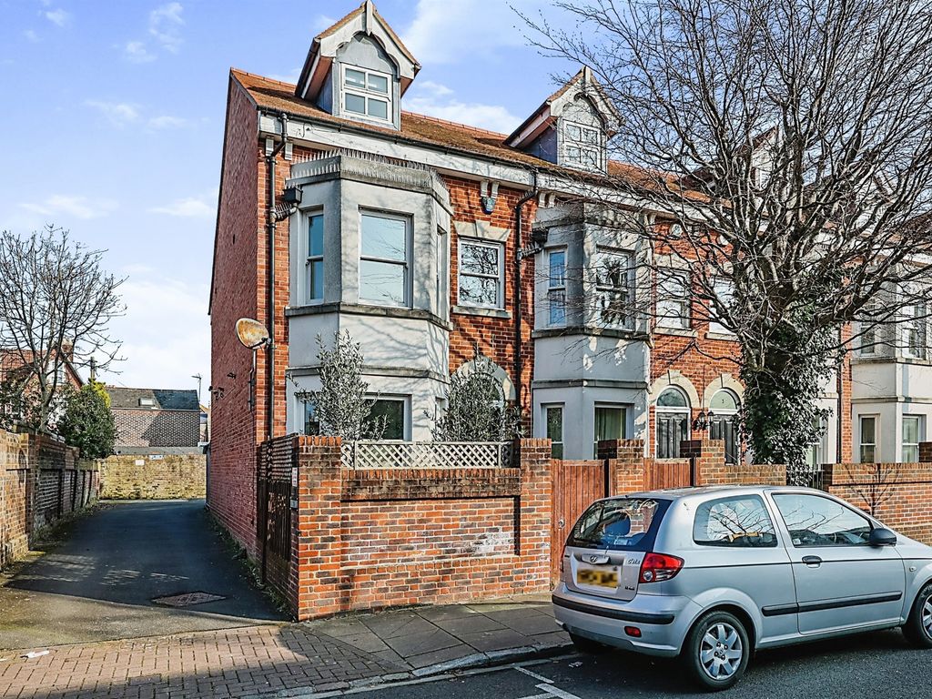 3 bed end terrace house for sale in Havelock Road, Southsea PO5 Zoopla