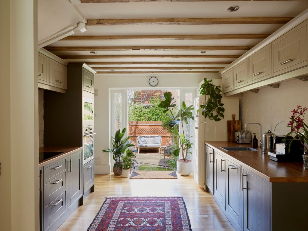 2 bed terraced house for sale in Weston Park, London N8 Zoopla