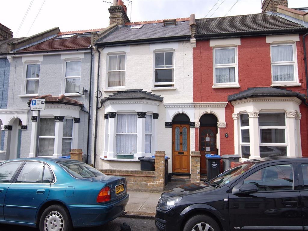 Room to rent in St. Margarets Road, London NW10, £750 pcm Zoopla