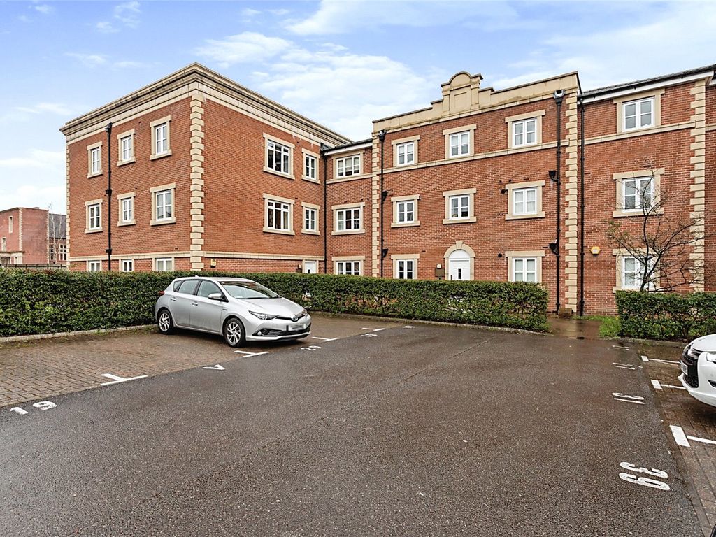 2 bed flat for sale in Talfourd Way, Redhill, Surrey RH1 Zoopla