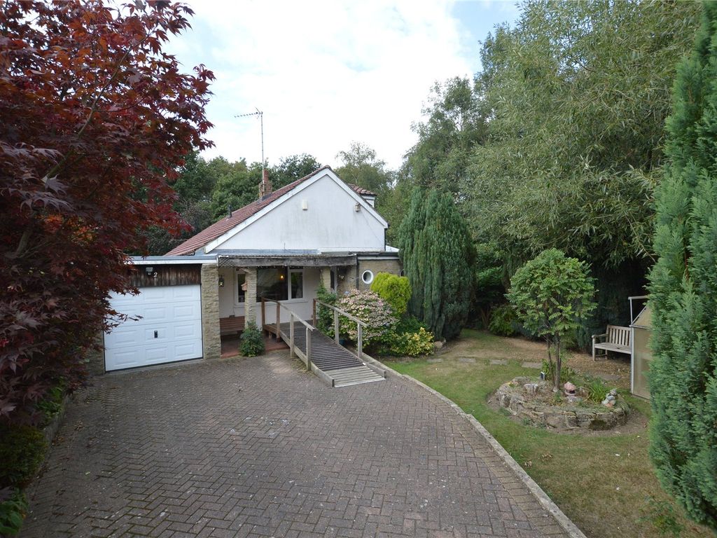 3 bed detached house for sale in Buckstone Mount, Leeds, West Yorkshire