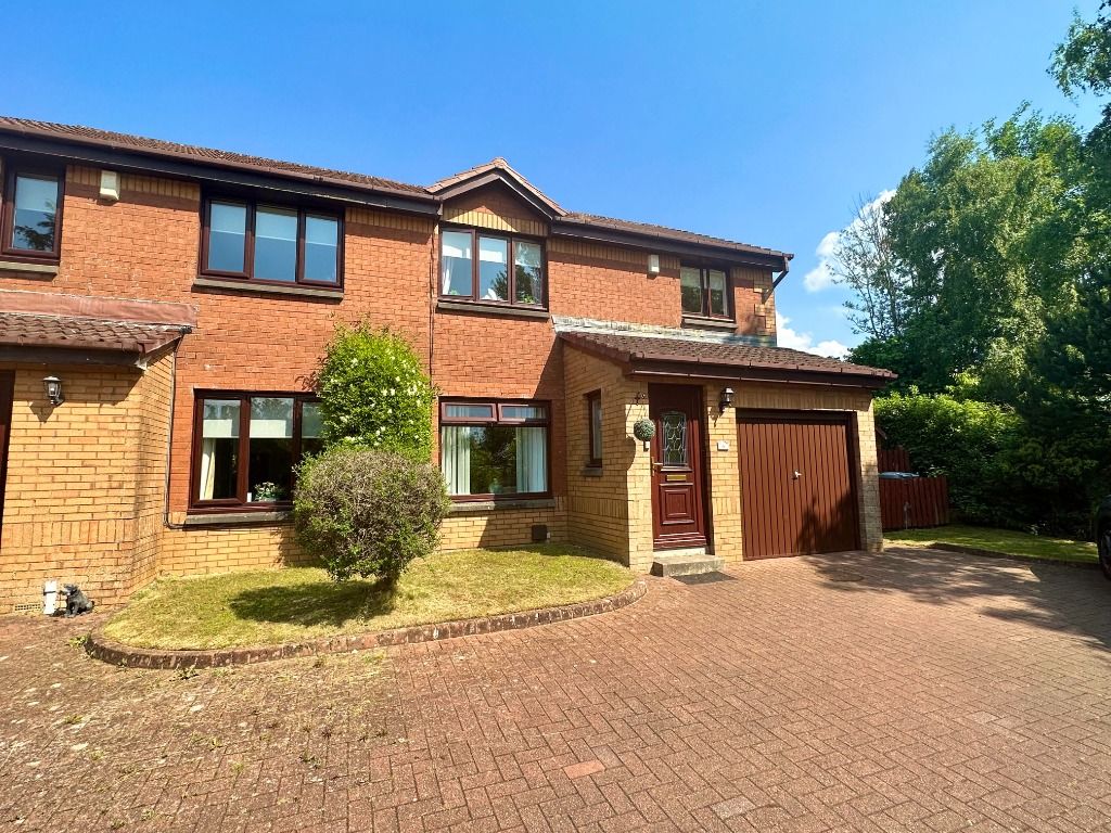 3 bed semidetached house for sale in Dunnottar Crescent, Stewartfield