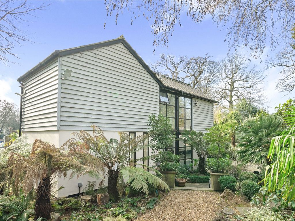 4 bed property for sale in Bangors Road South, Iver SL0 Zoopla