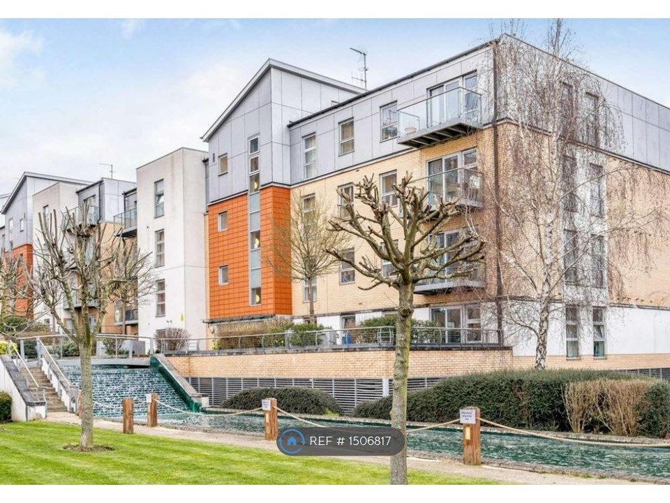 2 bed flat to rent in Queen Mary Avenue, London E18 Zoopla