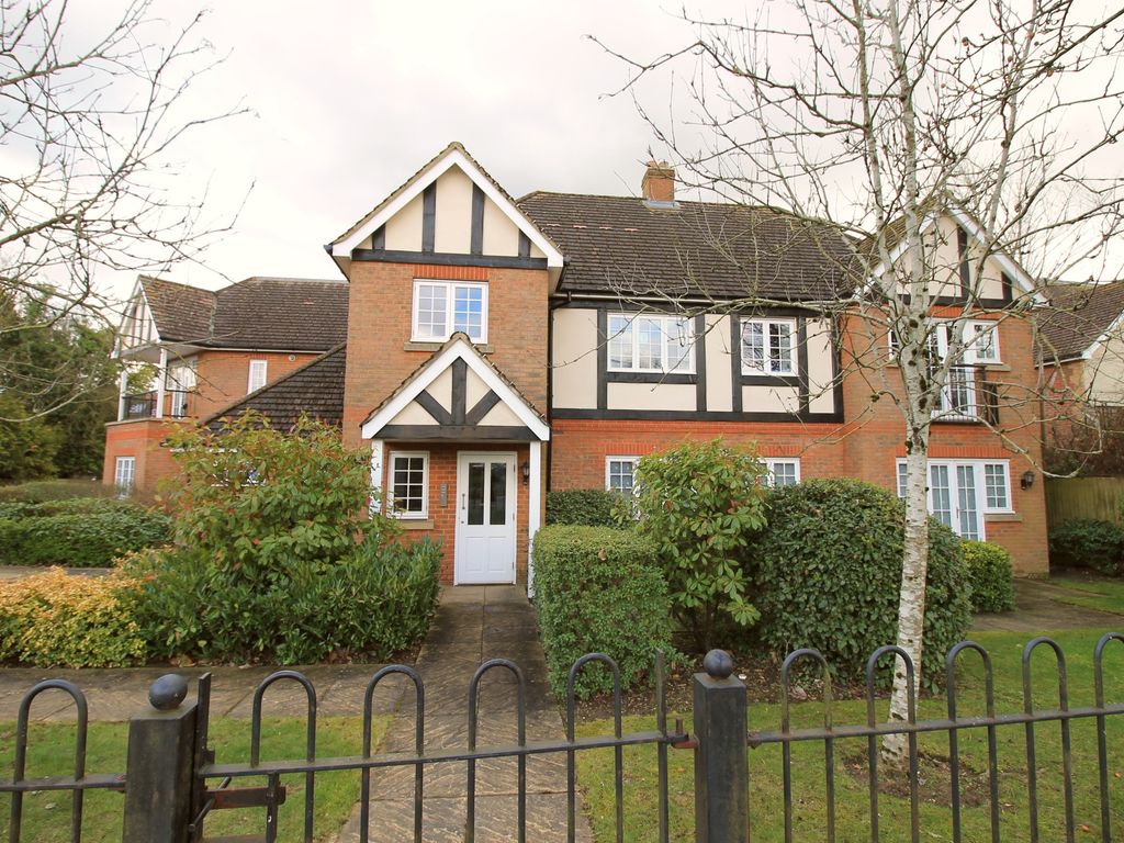 2 bed flat for sale in Sheridan House, Sheridan Court, High