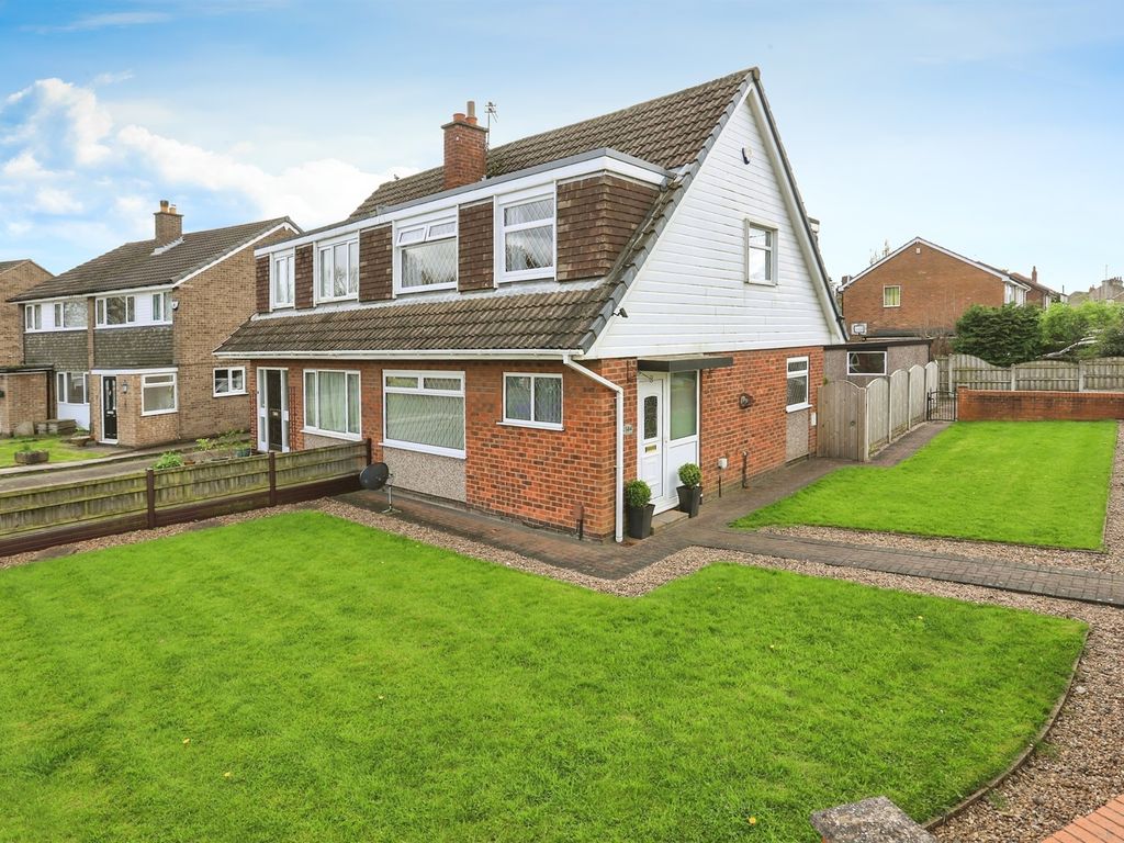 3 bed semidetached house for sale in Barwick Road, Leeds LS15, £