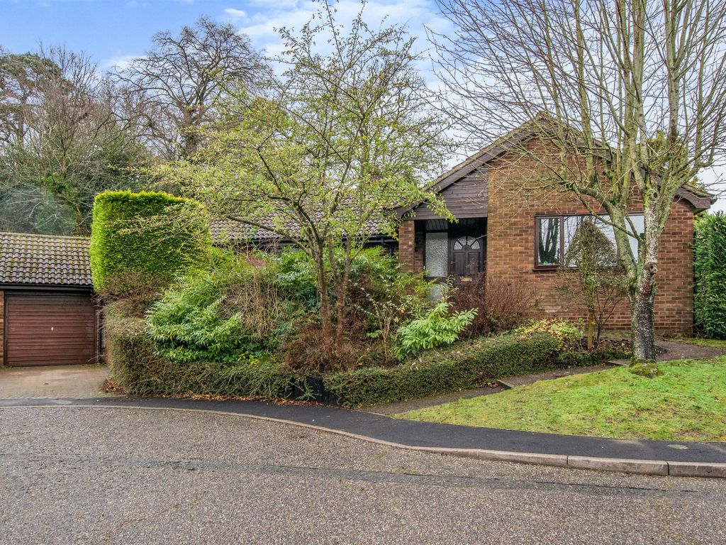 3 bed detached bungalow for sale in Close, Thorpe St. Andrew