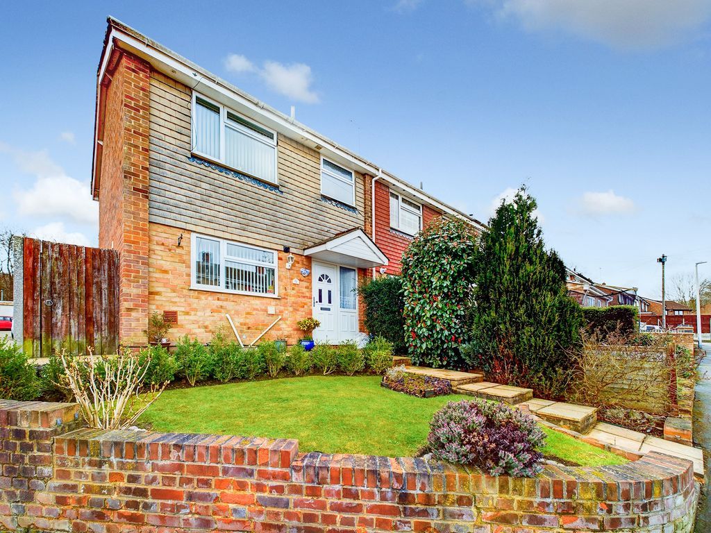 3 bed end terrace house for sale in Burnham Walk, Rainham, Gillingham