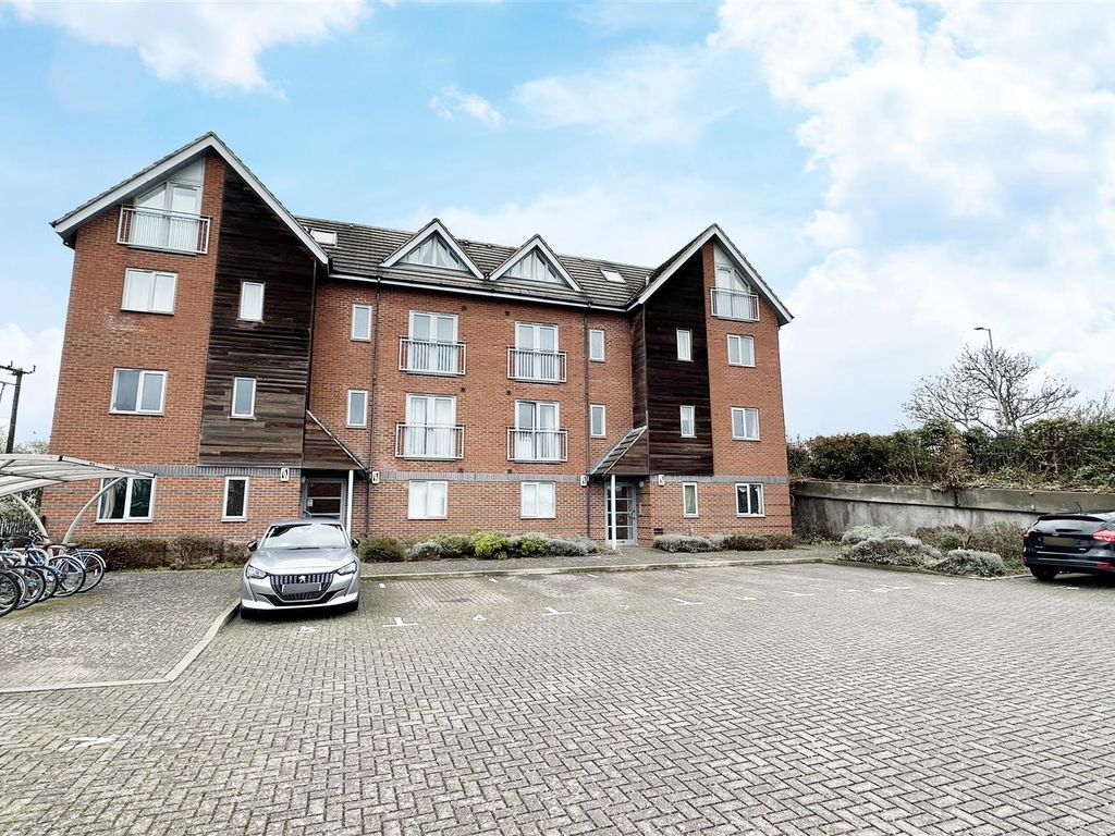 2 bed flat for sale in Boughton Road, Rugby CV21 Zoopla