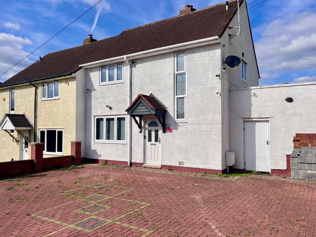 3 bed semidetached house to rent in Highbridge Road, Dudley DY2, £