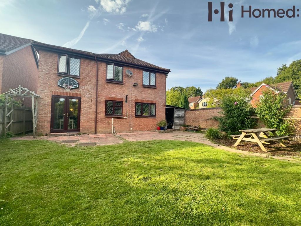 4 bed detached house for sale in Walmer Close, Southwater, Horsham RH13