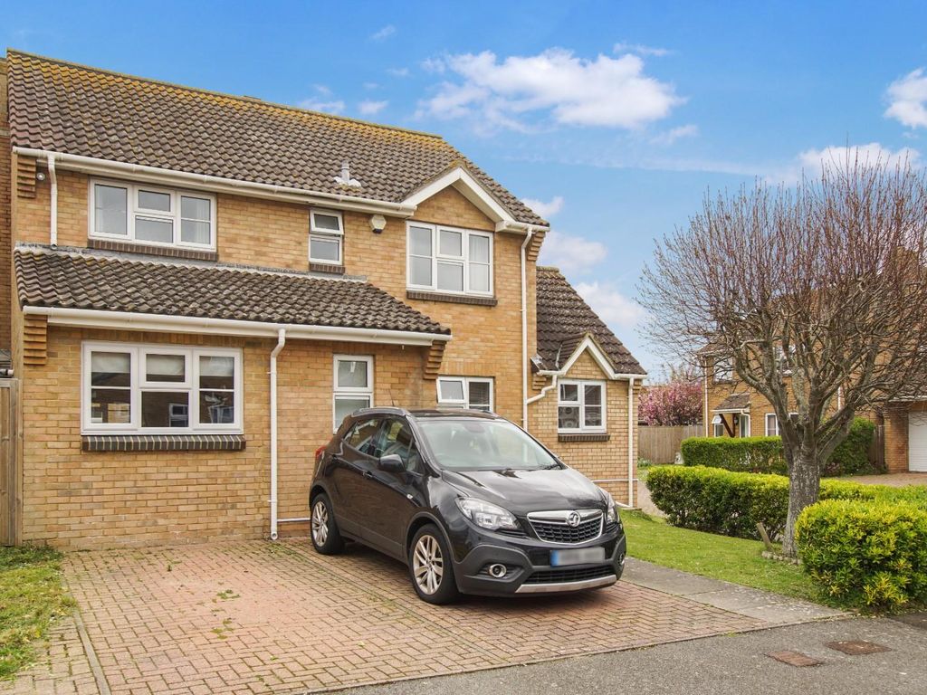 5 bed detached house for sale in Collingwood Close, Eastbourne BN23, £525,000 Zoopla