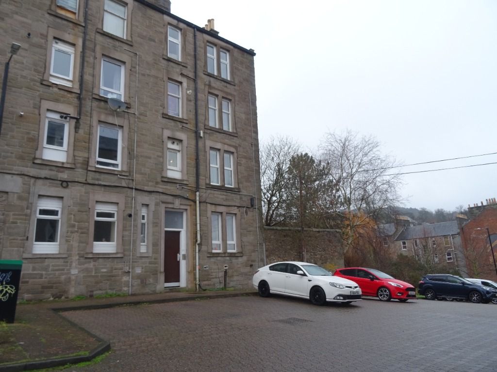2 bed flat to rent in Black Street, Lochee West, Dundee DD2, £775 pcm