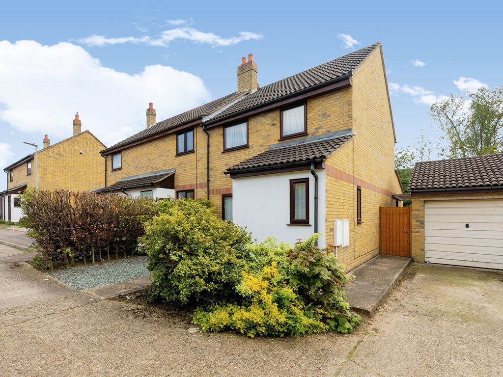 3 bed end terrace house for sale in Bidwell Close, Letchworth Garden