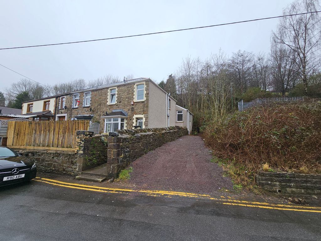 4 bed end terrace house to rent in Alma Street, Abertillery NP13, £1,000 pcm Zoopla