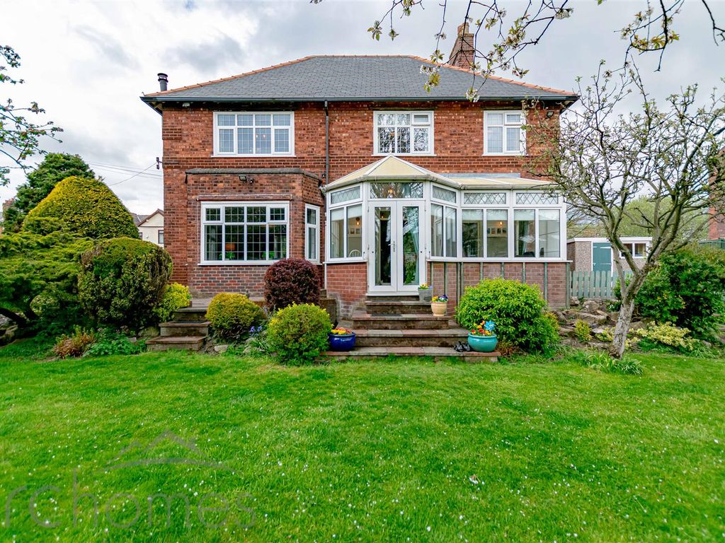 5 bed detached house for sale in Bolton Road, Atherton, Manchester M46