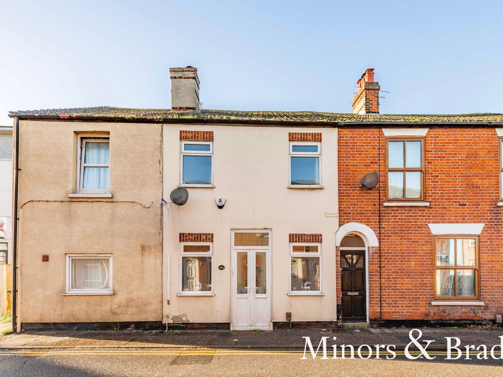 4 bed terraced house for sale in High Street, Gorleston, Great Yarmouth