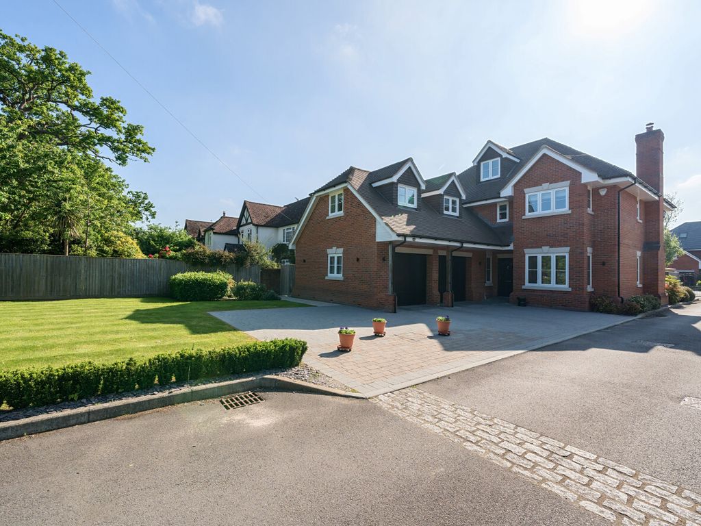 5 bed detached house for sale in Finchampstead Road, Wokingham, Berkshire RG40, £1,395,000 Zoopla