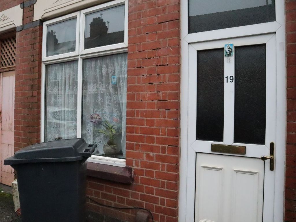 2 bed terraced house to rent in Willow Brook Road, Leicester LE5, £900