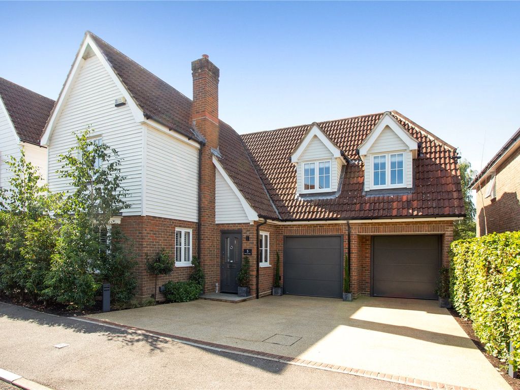 5 bed detached house for sale in Buttercup Close, Paddock Wood