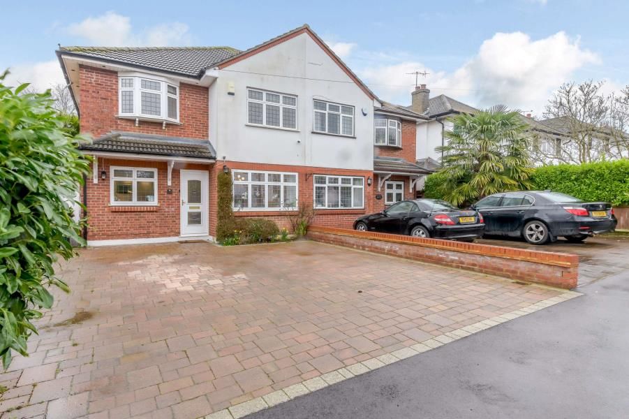 4 bed semidetached house to rent in Raglan Gardens, Watford WD19 Zoopla