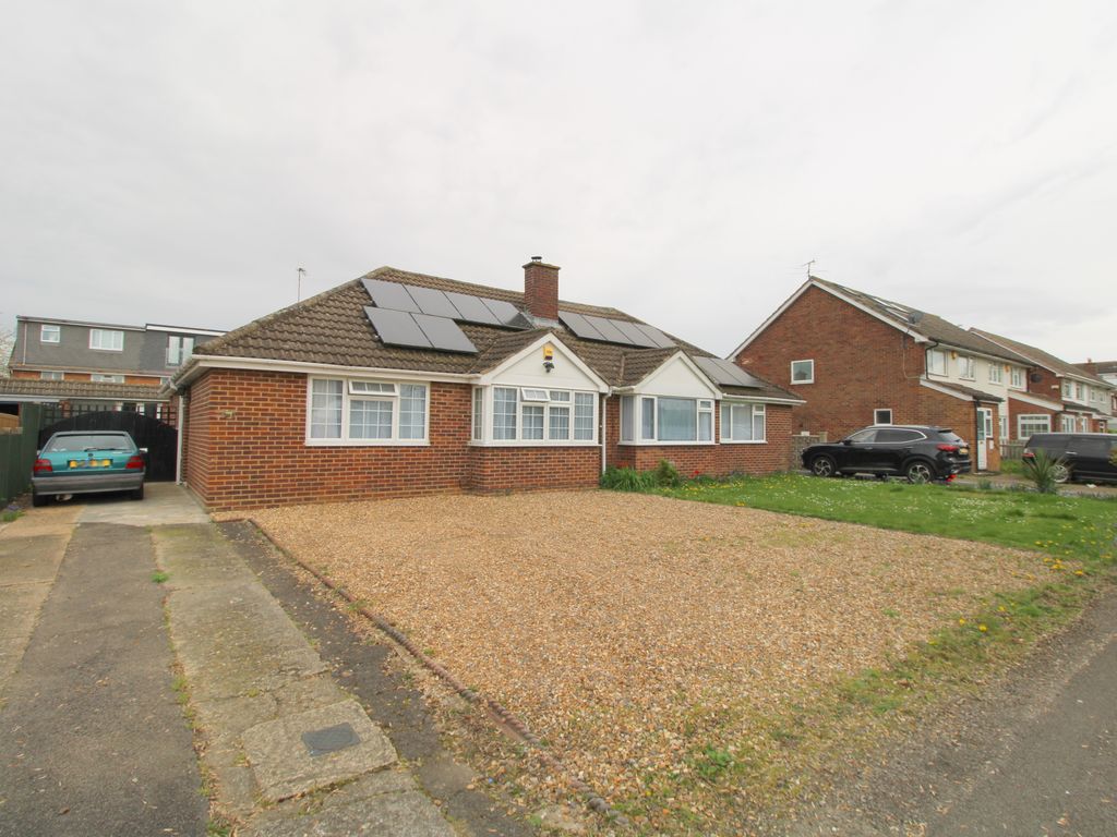 2 bed semidetached bungalow for sale in Hadrian Way, Stanwell, Staines
