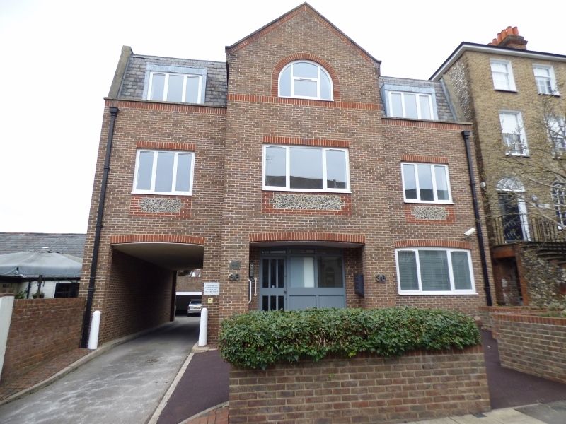 2 bed flat to rent in Bridge Street, Leatherhead KT22, £1,600 pcm Zoopla
