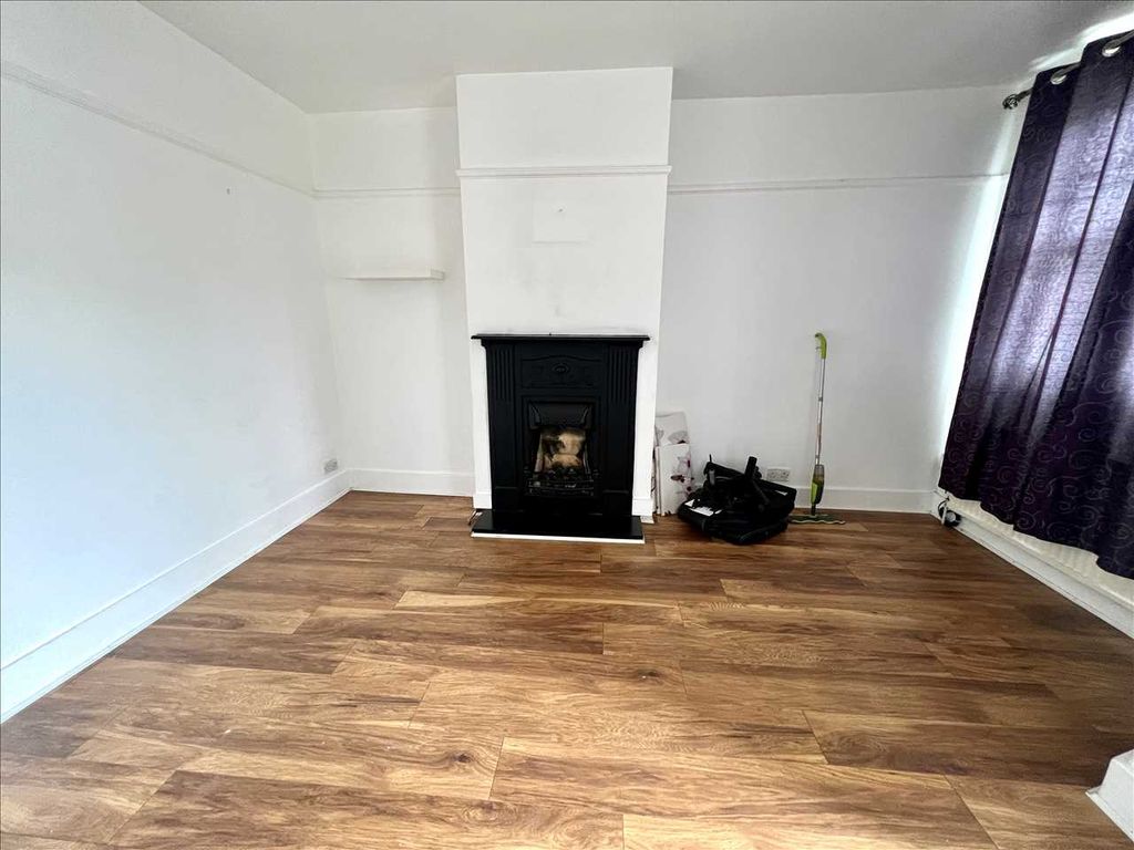 2 bed property to rent in London Road, Langley, Slough SL3 Zoopla