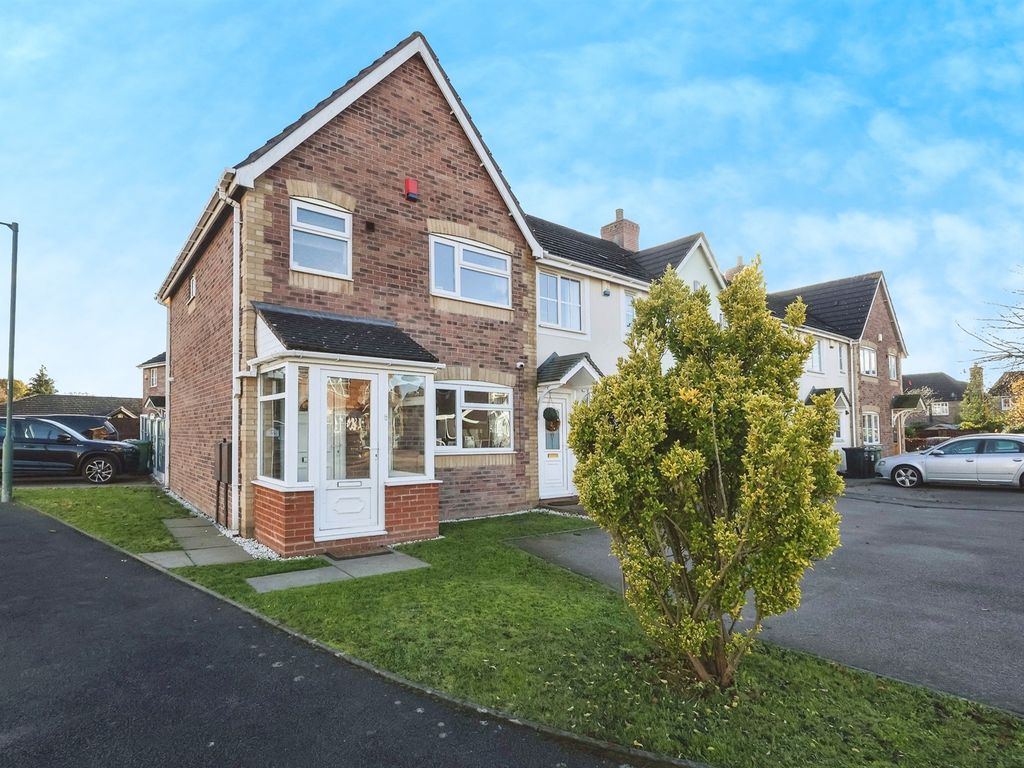 3 bed end terrace house for sale in Radlow Crescent, Marston Green