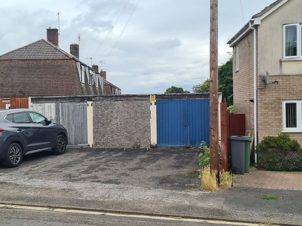 Property for sale in Tilsdown Close, Cam, Dursley GL11 Zoopla